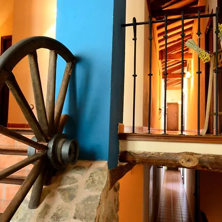 Caserón De La Fuente Albarracín