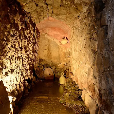 Caserón De La Fuente Albarracín